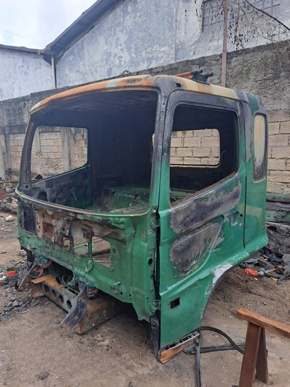 Display Kabin Lohan TI Terbakar
